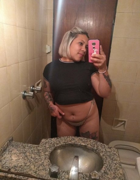 Photo nue de fuite OnlyFans de Crysttaal30