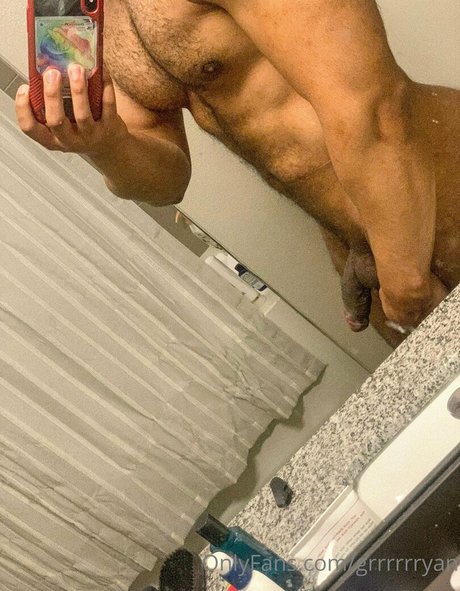 Photo nue de fuite OnlyFans de Grrrrrryan