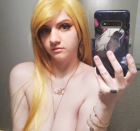 Photo nue de fuite OnlyFans de Annonalfa
