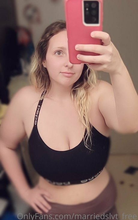 Photo nue de fuite OnlyFans de Marriedslvtfree