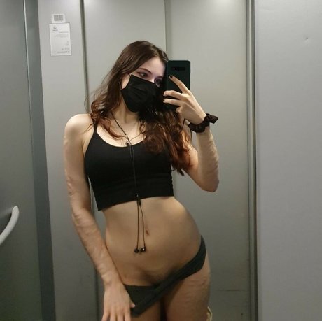 Photo nue de fuite OnlyFans de Marblequeenn