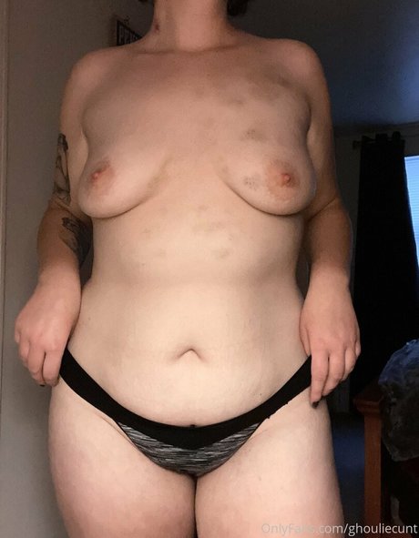 Photo nue de fuite OnlyFans de Ghouliecunt