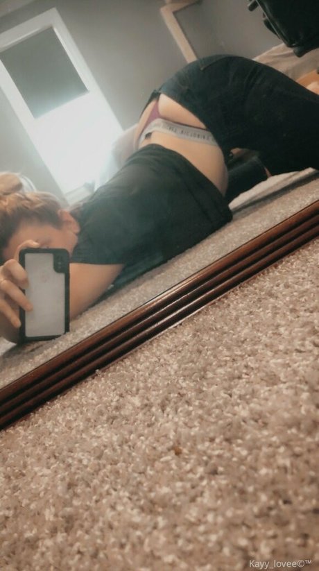 Photo nue de fuite OnlyFans de Kayylovee