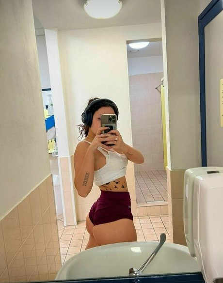 Photo nue de fuite OnlyFans de Laura Corti