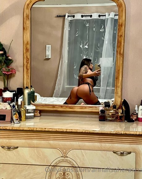 Photo nue de fuite OnlyFans de Annalisa Herascu