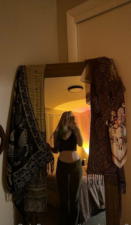 Photo nue de fuite OnlyFans de Lunaforyou2