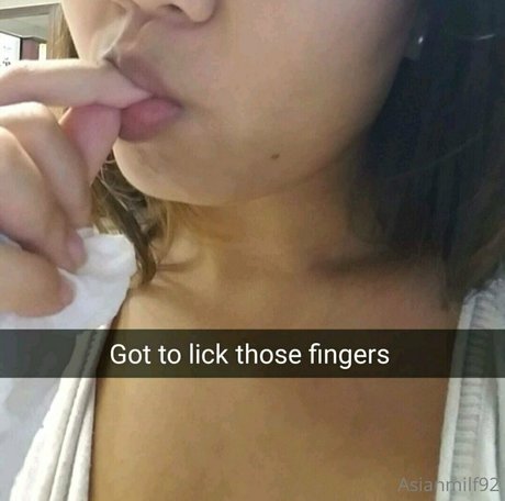 Photo nue de fuite OnlyFans de Asianmilkers