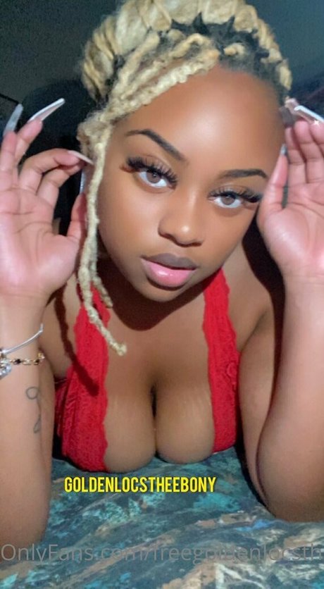 Photo nue de fuite OnlyFans de Freegoldenlocstheebony