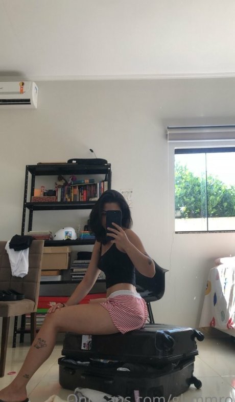 Photo nue de fuite OnlyFans de Glrmmro
