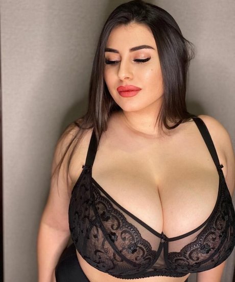 Photo nue de fuite OnlyFans de Rozzzywow