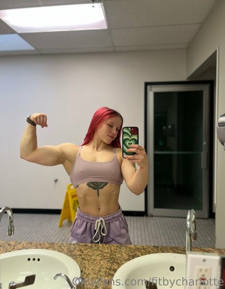 Photo nue de fuite OnlyFans de Fitbycharlotte