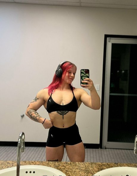 Photo nue de fuite OnlyFans de Fitbycharlotte