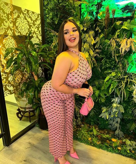 Curvyexoticaa