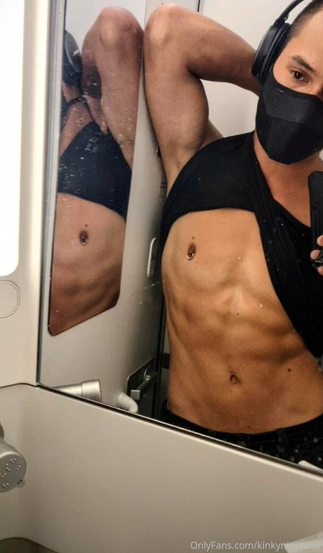 Photo nue de fuite OnlyFans de Kinkyninjawolf