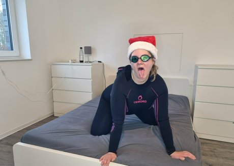 Photo nue de fuite OnlyFans de Wetsuitcarafree