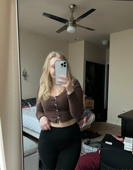Photo nue de fuite OnlyFans de Barbie1808