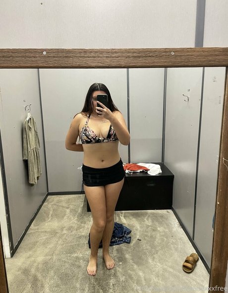 Photo nue de fuite OnlyFans de Loserlexxxfree