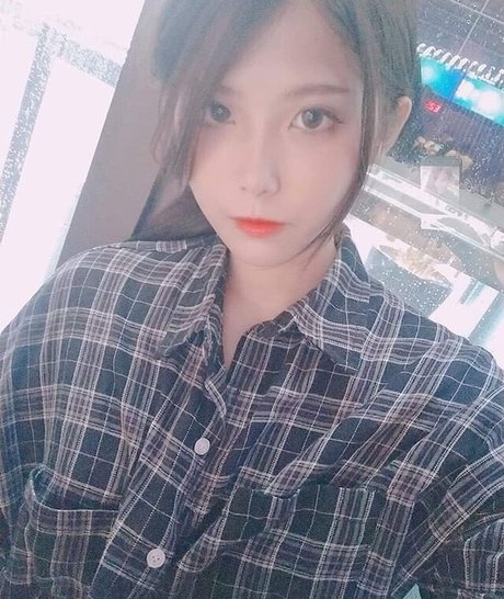 Photo nue de fuite OnlyFans de Yunalu5211