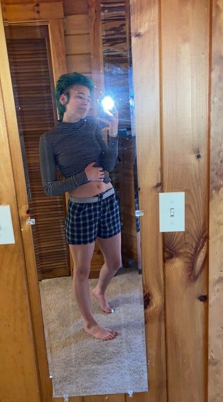 Photo nue de fuite OnlyFans de Punkfrog
