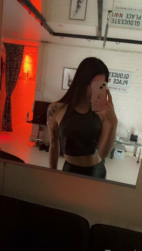 Photo nue de fuite OnlyFans de Mistresszoenoir