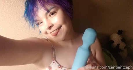 Photo nue de fuite OnlyFans de Sentientzeph