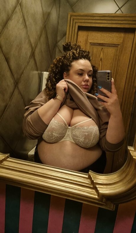 Photo nue de fuite OnlyFans de Alicefrommarsbbw