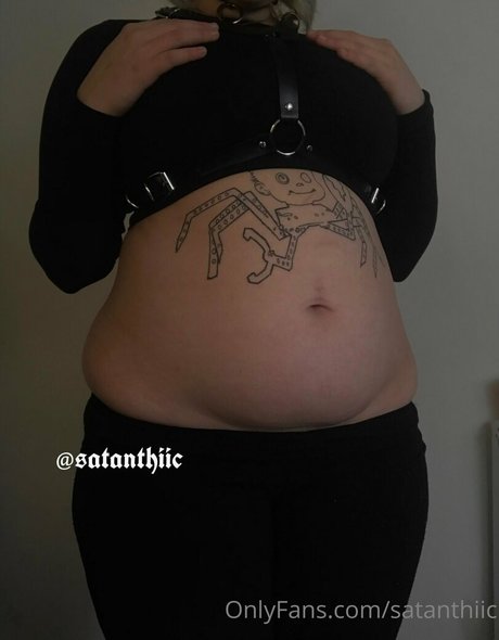 Photo nue de fuite OnlyFans de Satanthiic