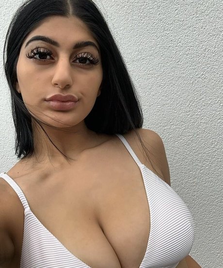 Photo nue de fuite OnlyFans de Busty Indian