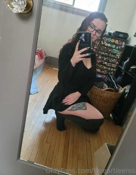 Photo nue de fuite OnlyFans de Freeartieeros