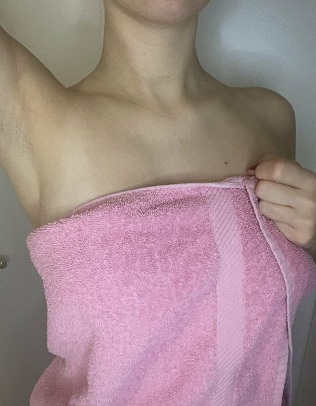 Photo nue de fuite OnlyFans de Fareehabakirfree