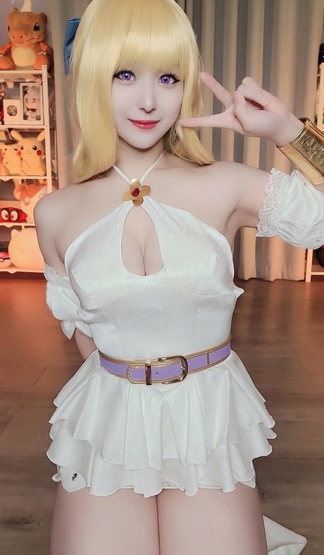 Lewd Cosplayer