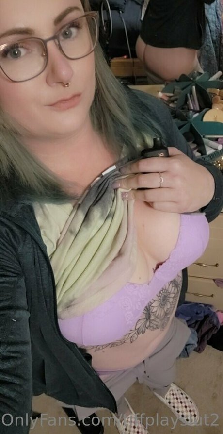 Tiffplayslut2