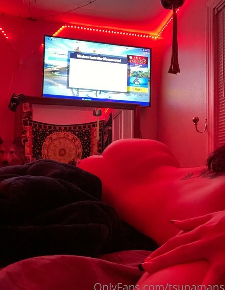 Photo nue de fuite OnlyFans de Tsunamans
