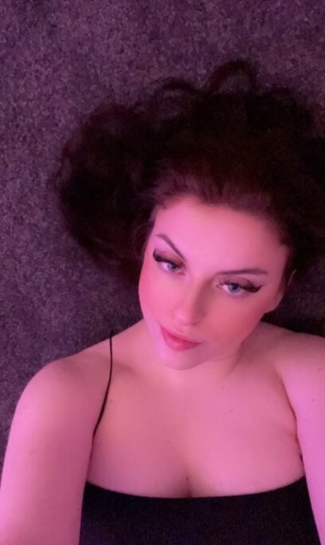 Photo nue de fuite OnlyFans de Sweetlittlealexia