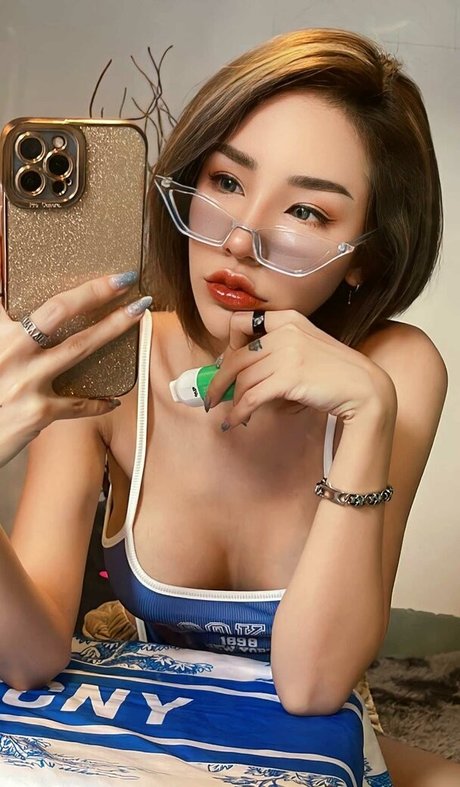 Photo nue de fuite OnlyFans de Chalyxx