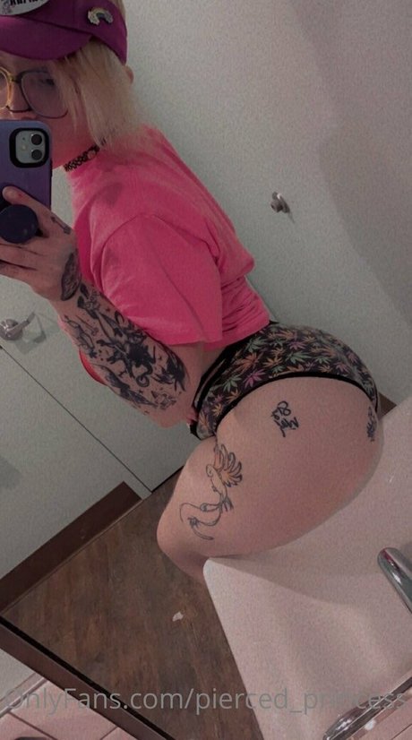 Photo nue de fuite OnlyFans de Piercedprincess