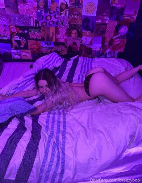 Photo nue de fuite OnlyFans de Breezybabes