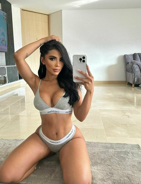 Karinagarciaoficial