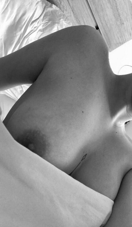 Photo nue de fuite OnlyFans de Engelic