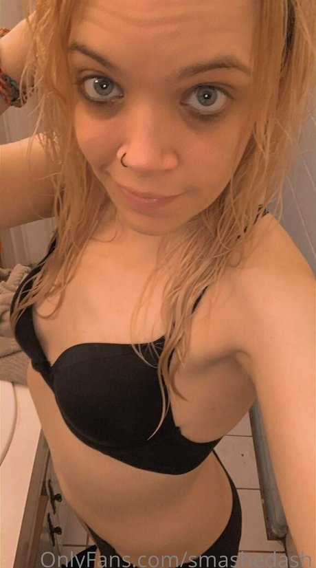 Photo nue de fuite OnlyFans de Smashedash