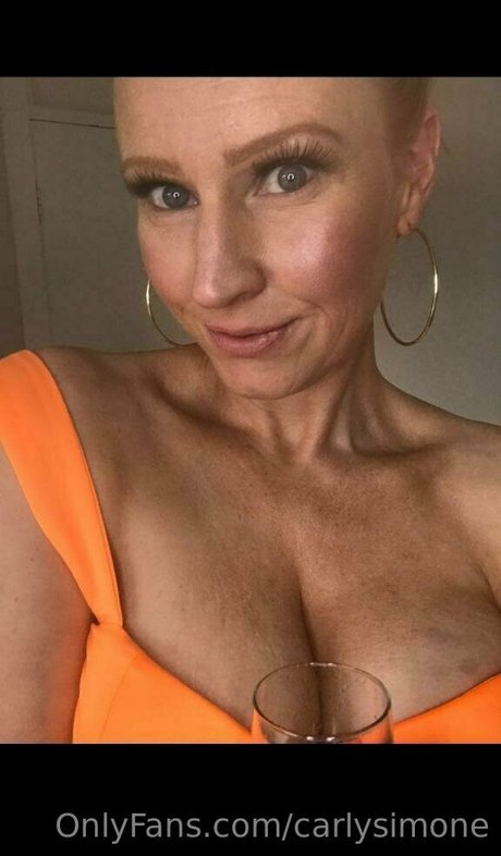 Photo nue de fuite OnlyFans de Carlysimone