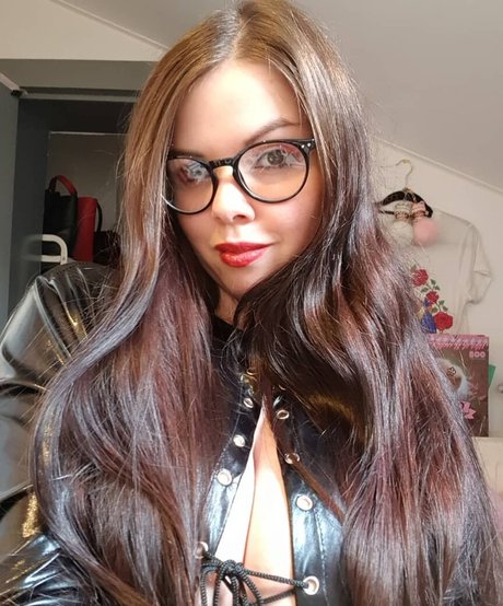 Nina Nightbloom