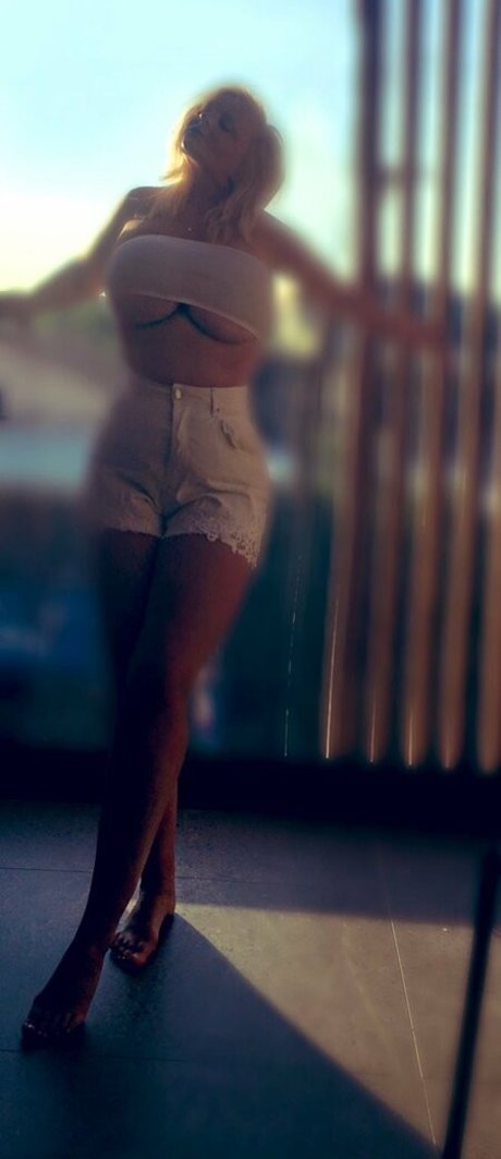 Photo nue de fuite OnlyFans de Julie