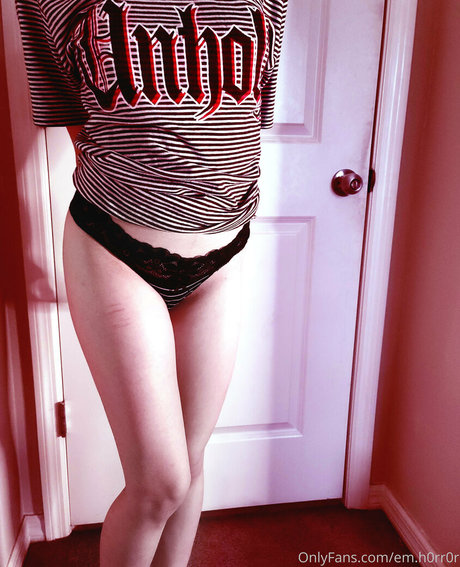 Photo nue de fuite OnlyFans de Emh0rr0r