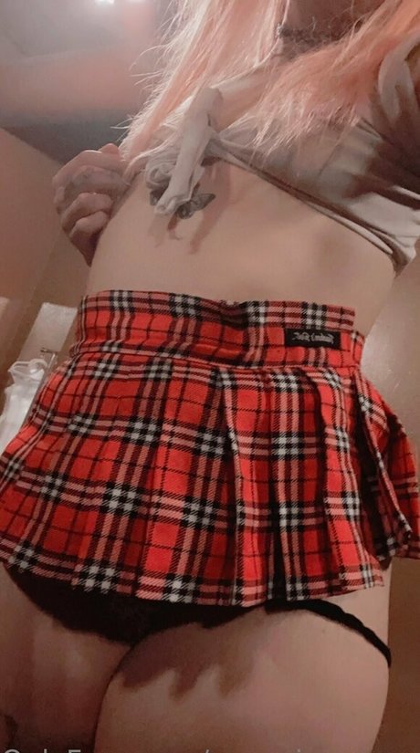 Photo nue de fuite OnlyFans de Senpaisoranges