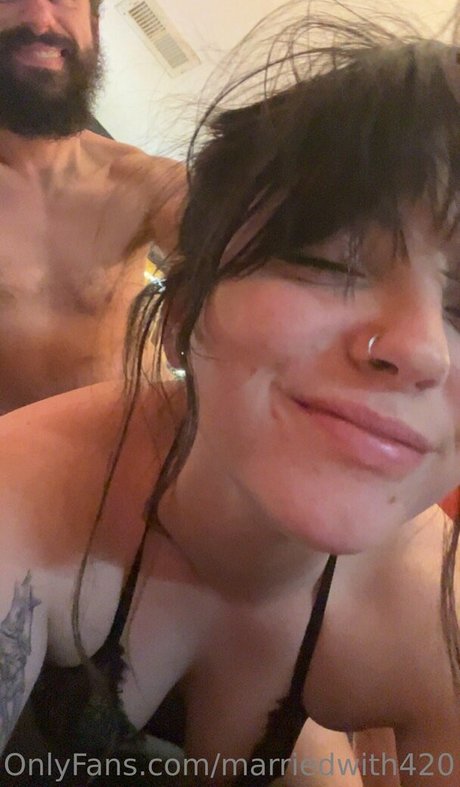 Photo nue de fuite OnlyFans de Marriedwith420