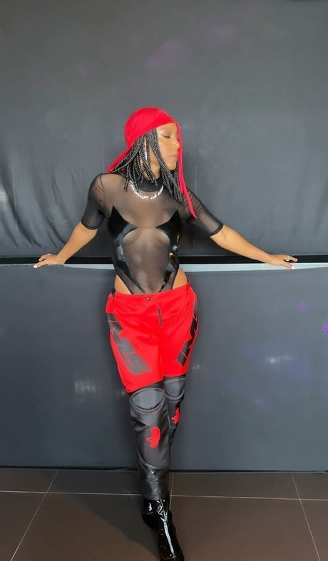 Photo nue de fuite OnlyFans de Negra Li
