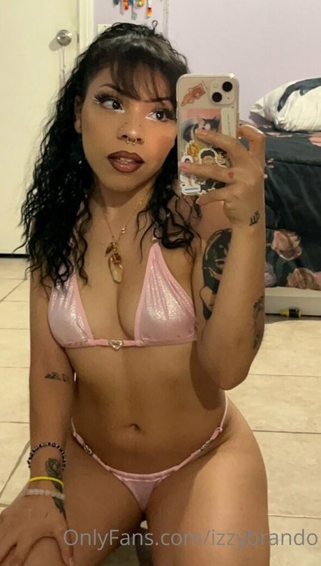 Photo nue de fuite OnlyFans de Izzykento
