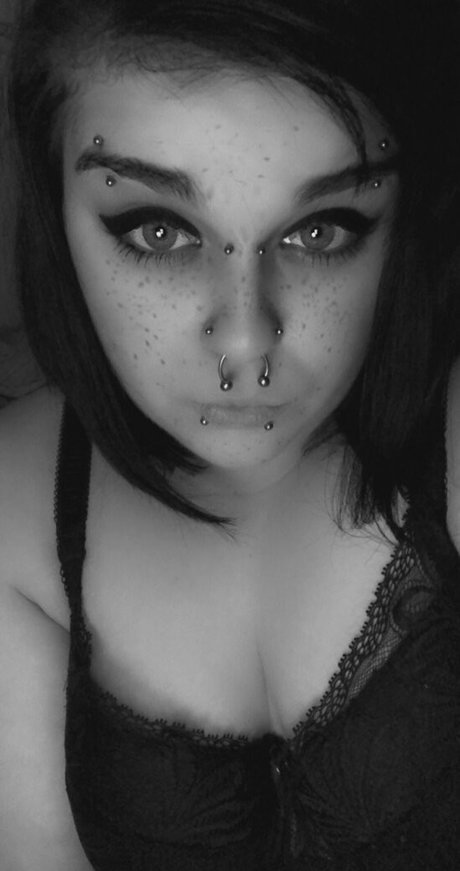 Photo nue de fuite OnlyFans de Piercedprincess