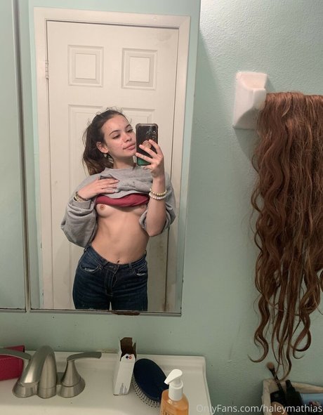 Photo nue de fuite OnlyFans de Haleymathias